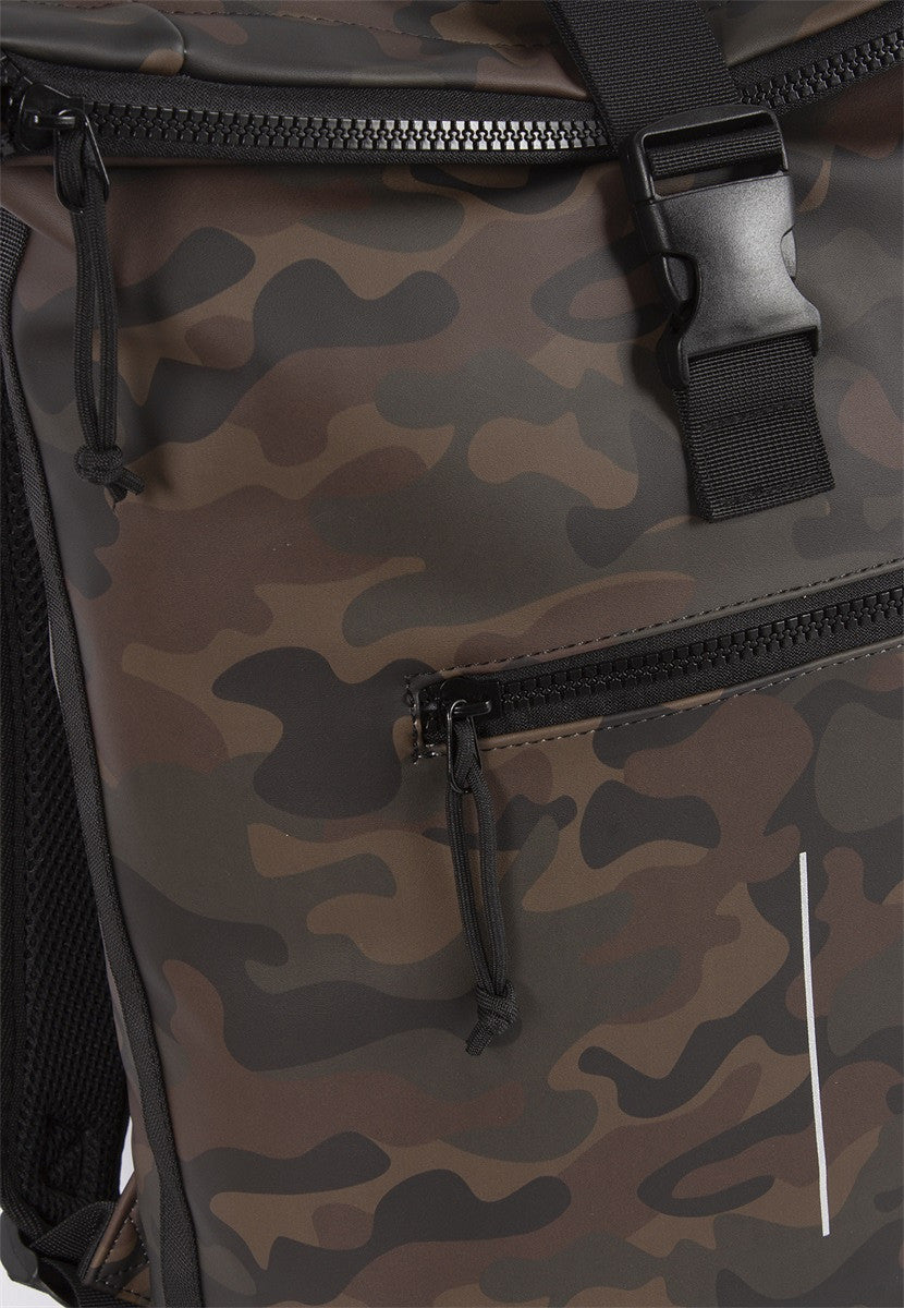 New Rebels New York Rolltop Rucksack Flecktarn – wasserabweisend, 15" Laptopfach, 15 L