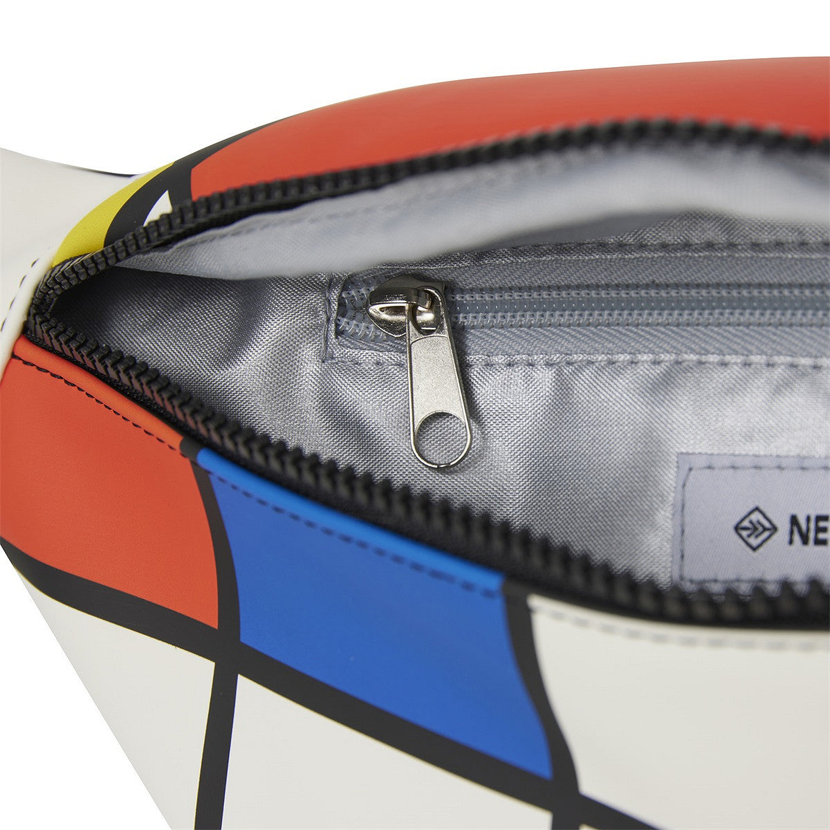 New Rebels Brooklyn Waistbag – Bauchtasche im Mondrian-Stil, wasserabweisend & leicht
