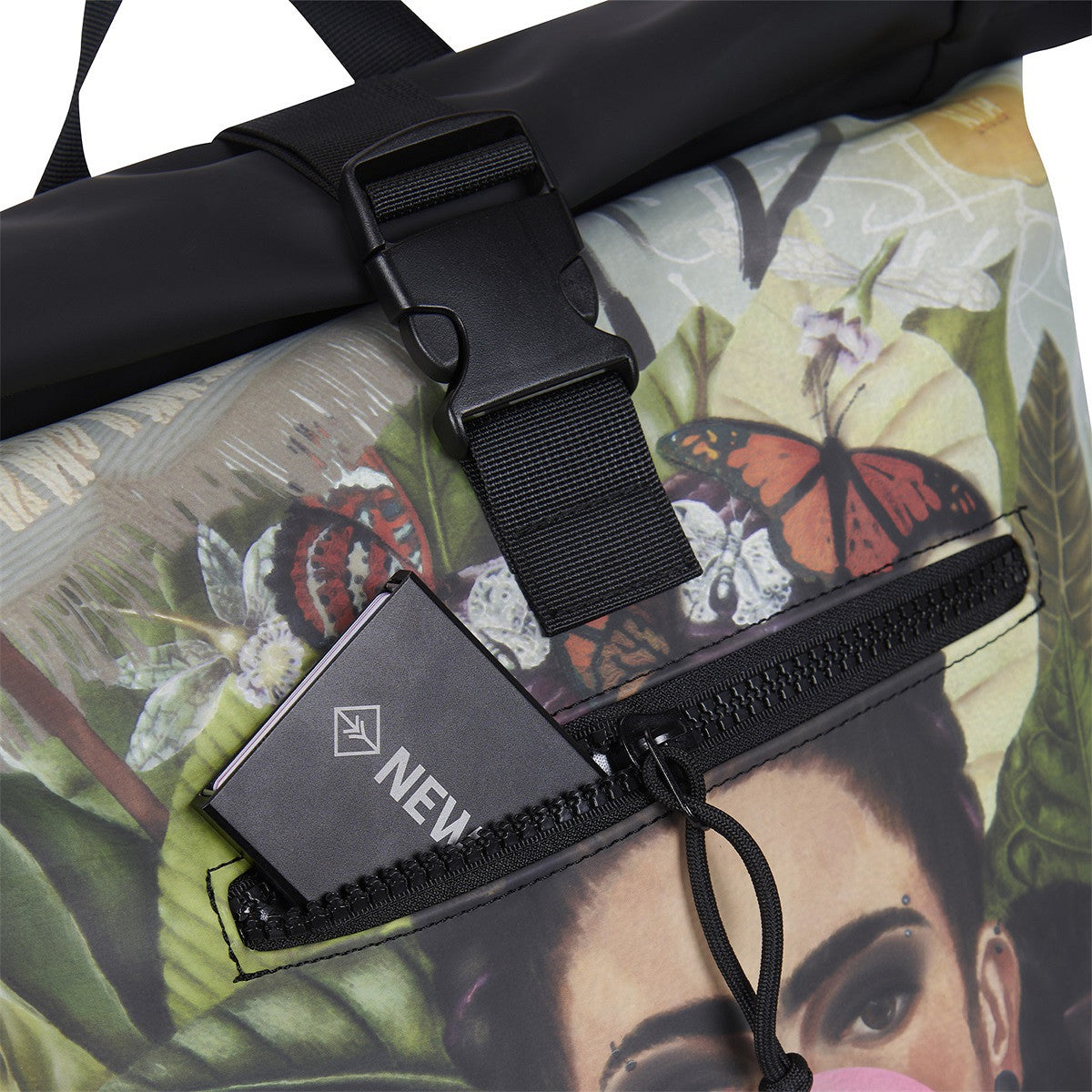 New Rebels New York Bubblegum Rucksack – Rolltop, wasserabweisend, 15" Laptopfach