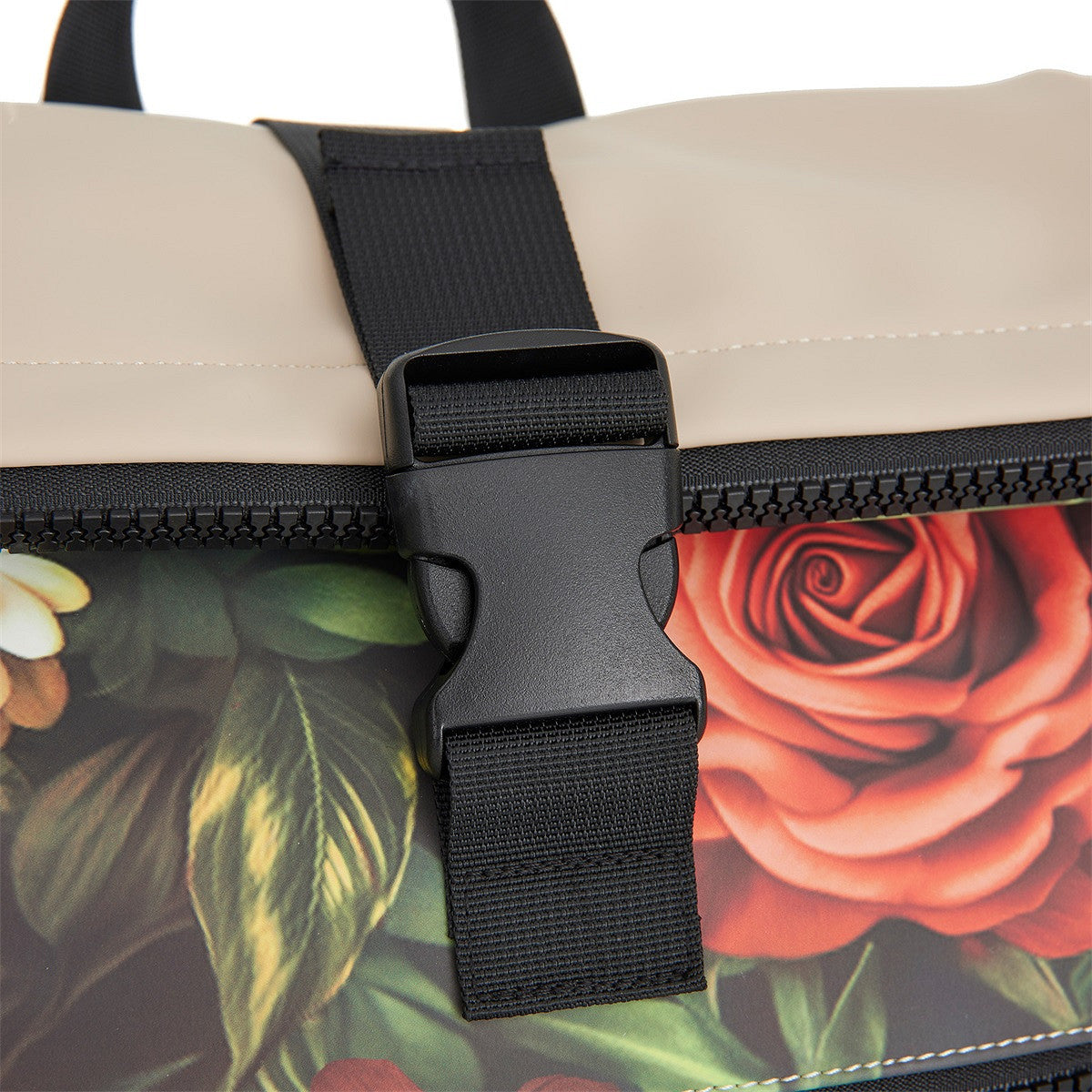 New Rebels Capybara Rolltop Rucksack – Produktansicht 7