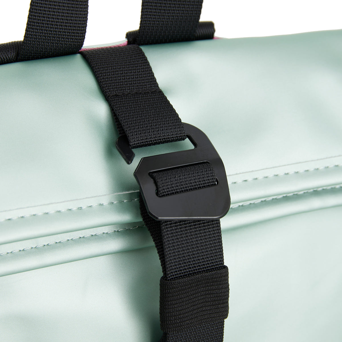 New Rebels Mart Roll Up Rolltop City Rucksack Los Angeles wasserabweisend metallic lightgreen grün