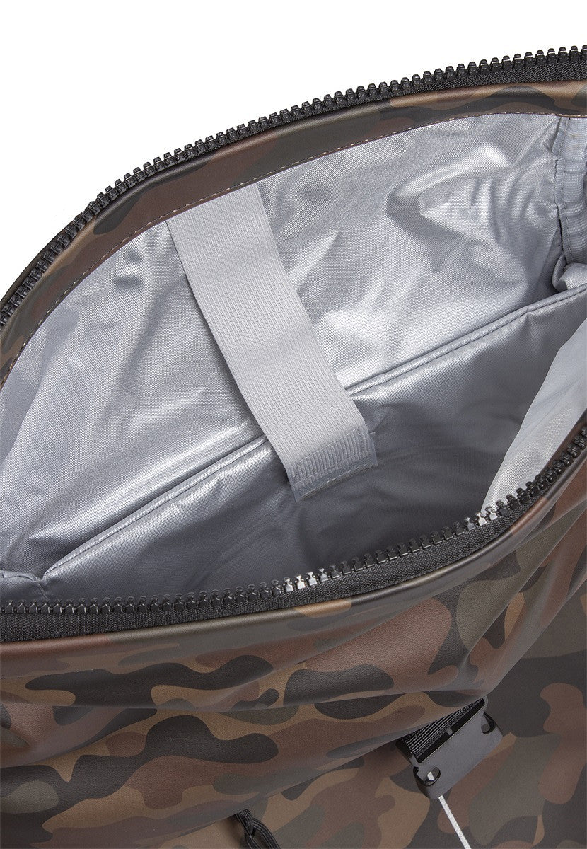 New Rebels New York Rolltop Rucksack Flecktarn – wasserabweisend, 15" Laptopfach, 15 L