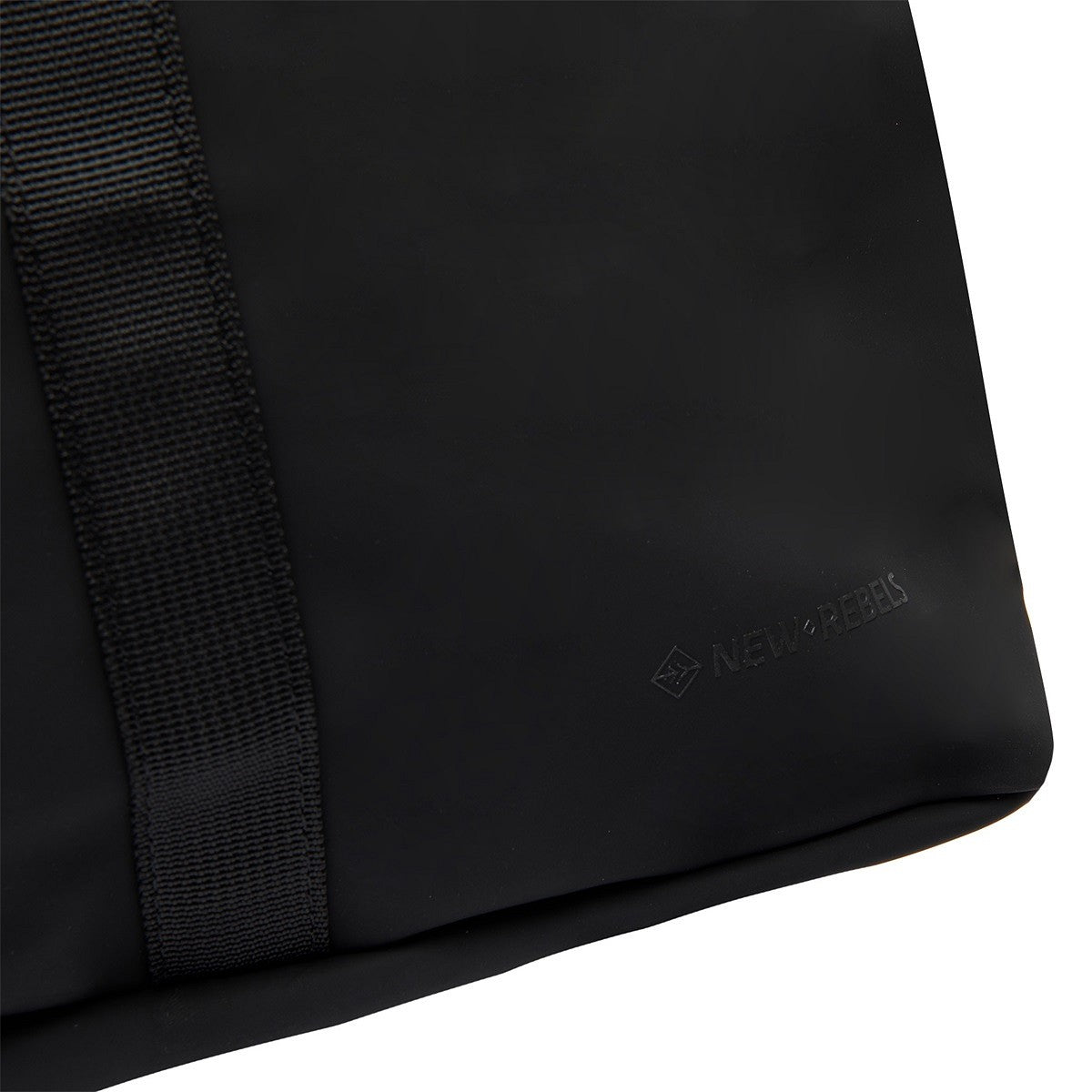 New Rebels Mart Los Angeles Rolltop-Rucksack Schwarz aus wasserdichtem PU-Planenmaterial