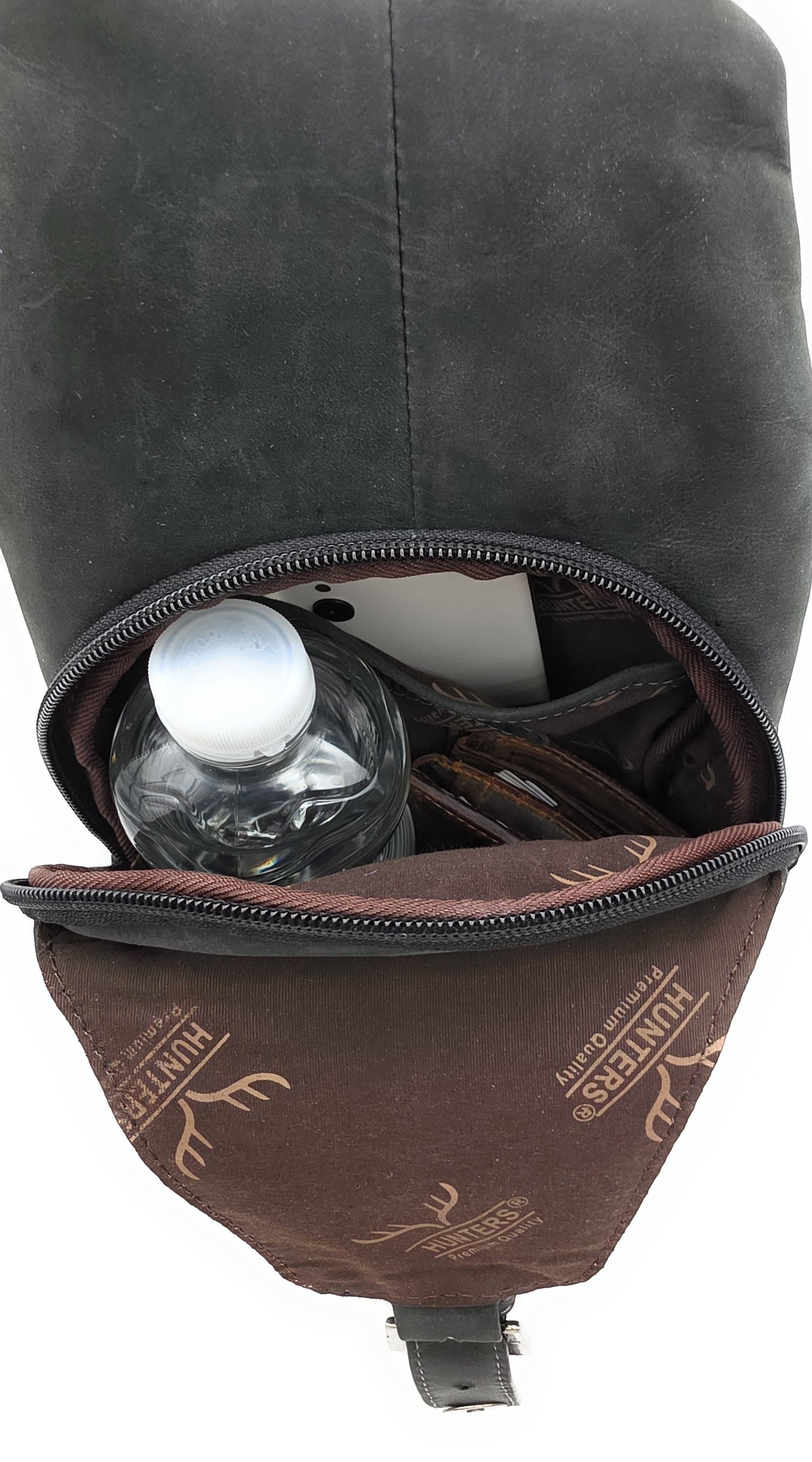 Hunters Crossbag Slingbag aus echtem Hunterleder – Vintage-Umhängetasche mit Platz für 0,33L Wasserflasche & Tablet