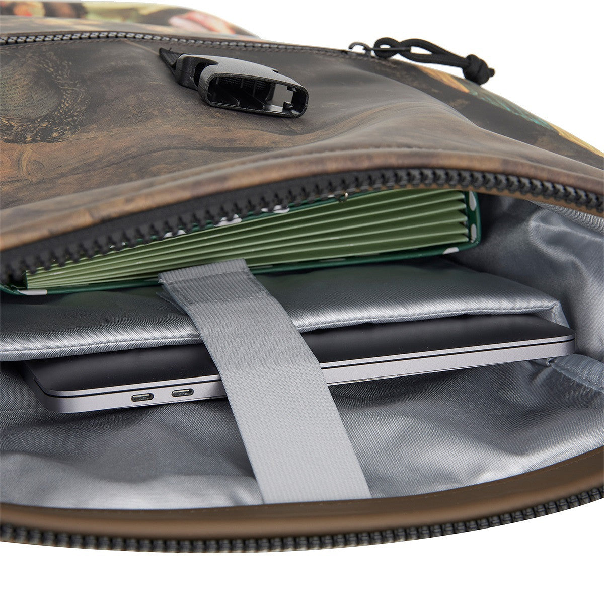 New Rebels New York Nachtwache Rucksack – Rolltop, wasserabweisend, 15" Laptopfach