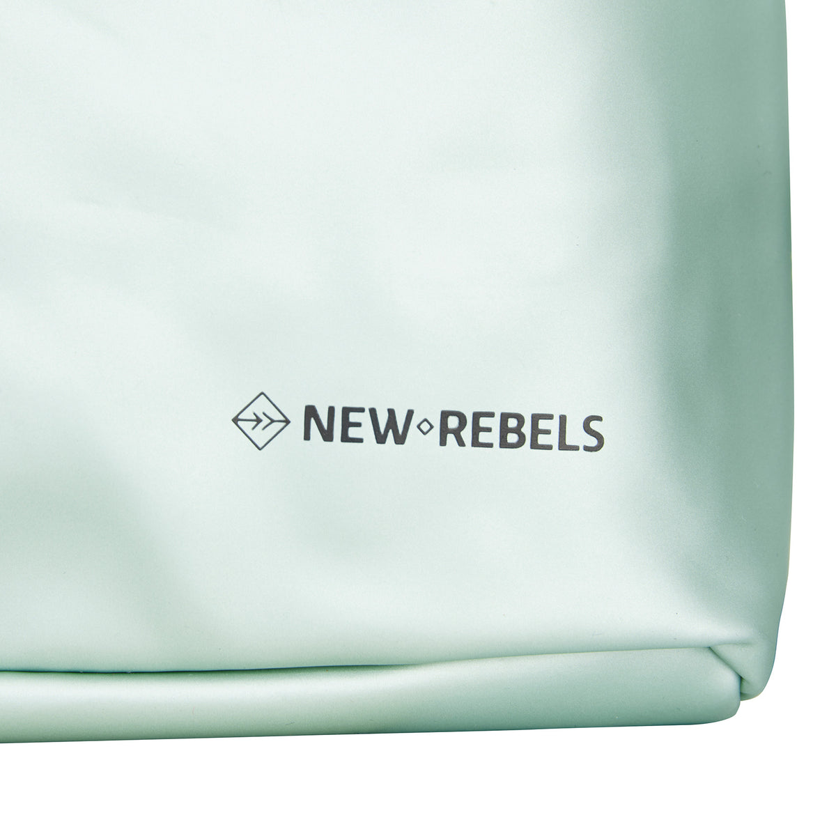 New Rebels Mart Roll Up Rolltop City Rucksack Los Angeles wasserabweisend metallic lightgreen grün