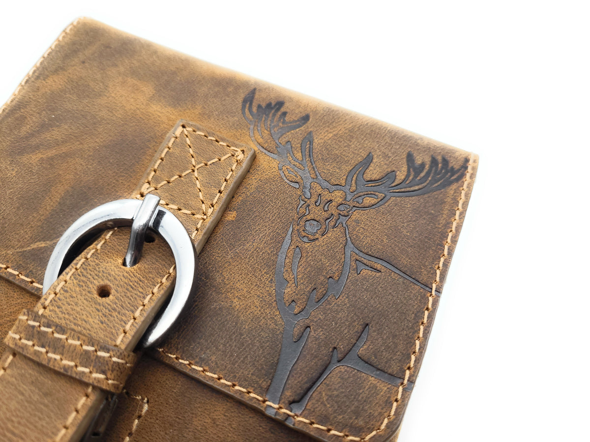 Hunterleder-Gürteltasche mit Hirschprägung in Braun