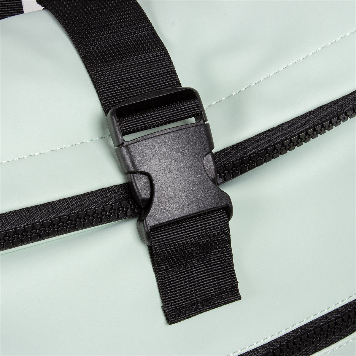 New Rebels New York Rolltop Rucksack Mint Grün – wasserabweisend, 15" Laptopfach, 15 L