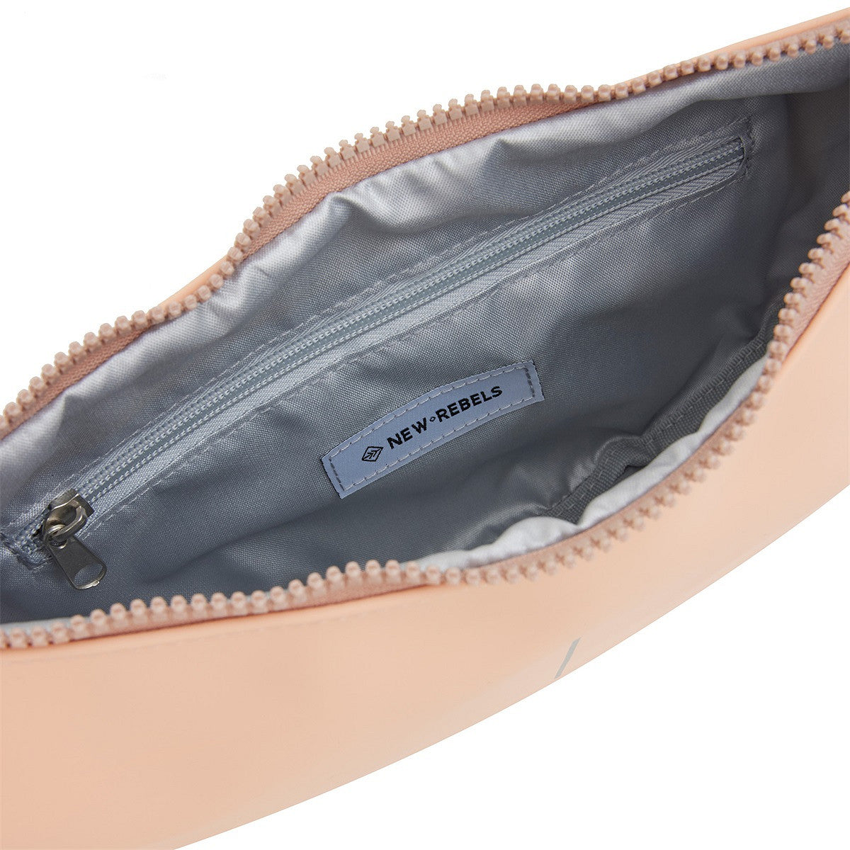 New Rebels Half Moon Bag Branson – leichte wasserabweisende Umhängetasche, Crossbody Tasche mit Reißverschlussfächern soft apricot