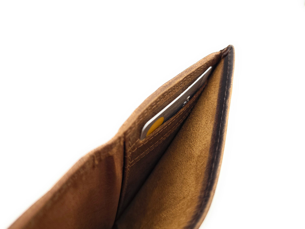 Jockey Club Rustikale Mini Leder Geldbörse Vintage Braun | Echt Hunterleder | Handgefertigt | RFID-Schutz | Kompakte Herrenbörse aus echtem Leder