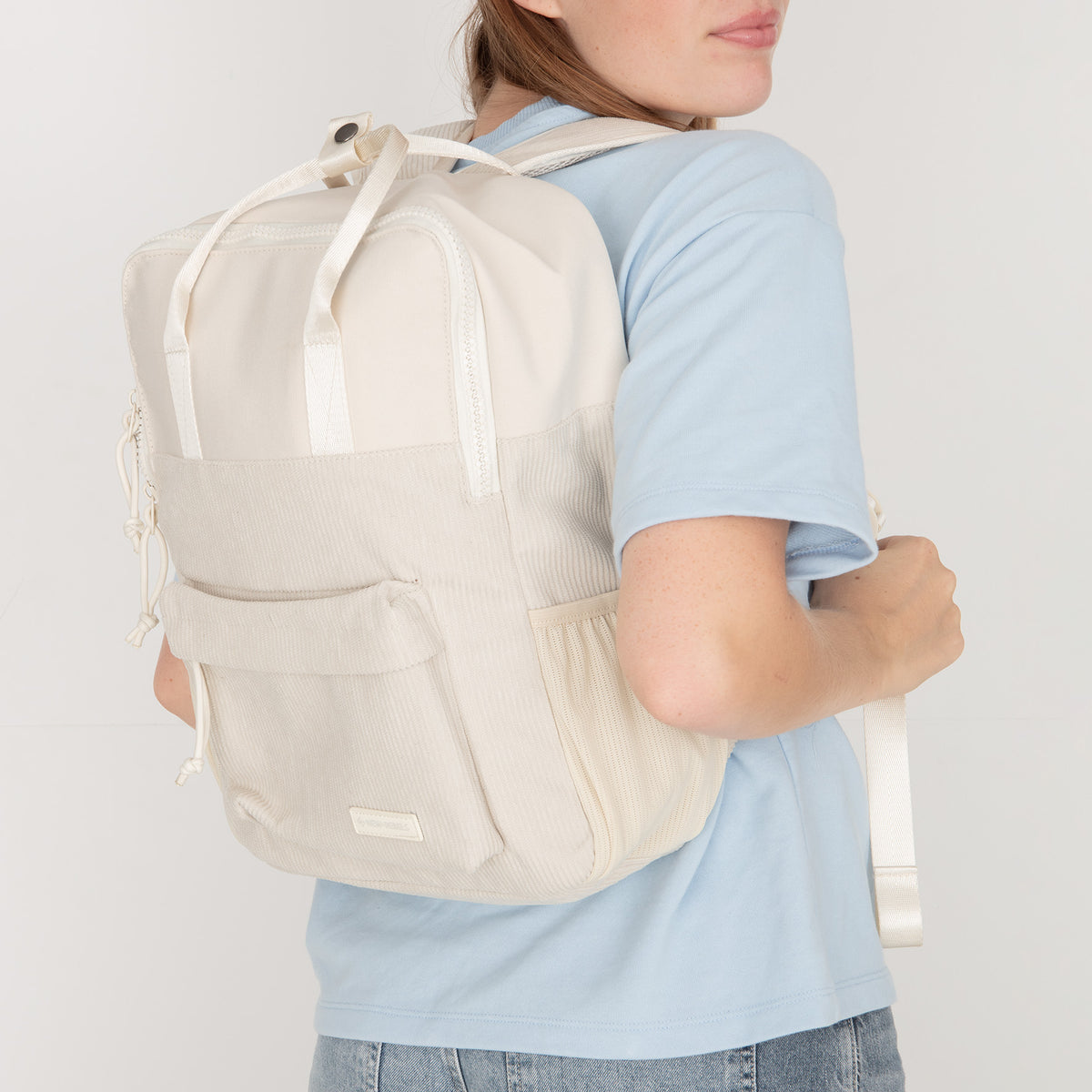 New Rebels Rucksack Ribbi Springfield mit Kordoptik und Tabletfach beige