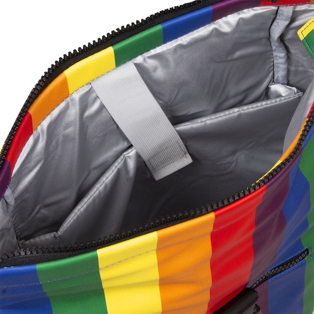New Rebels New York Rolltop Rucksack Regenbogen – wasserabweisend, 15" Laptopfach, 15 L