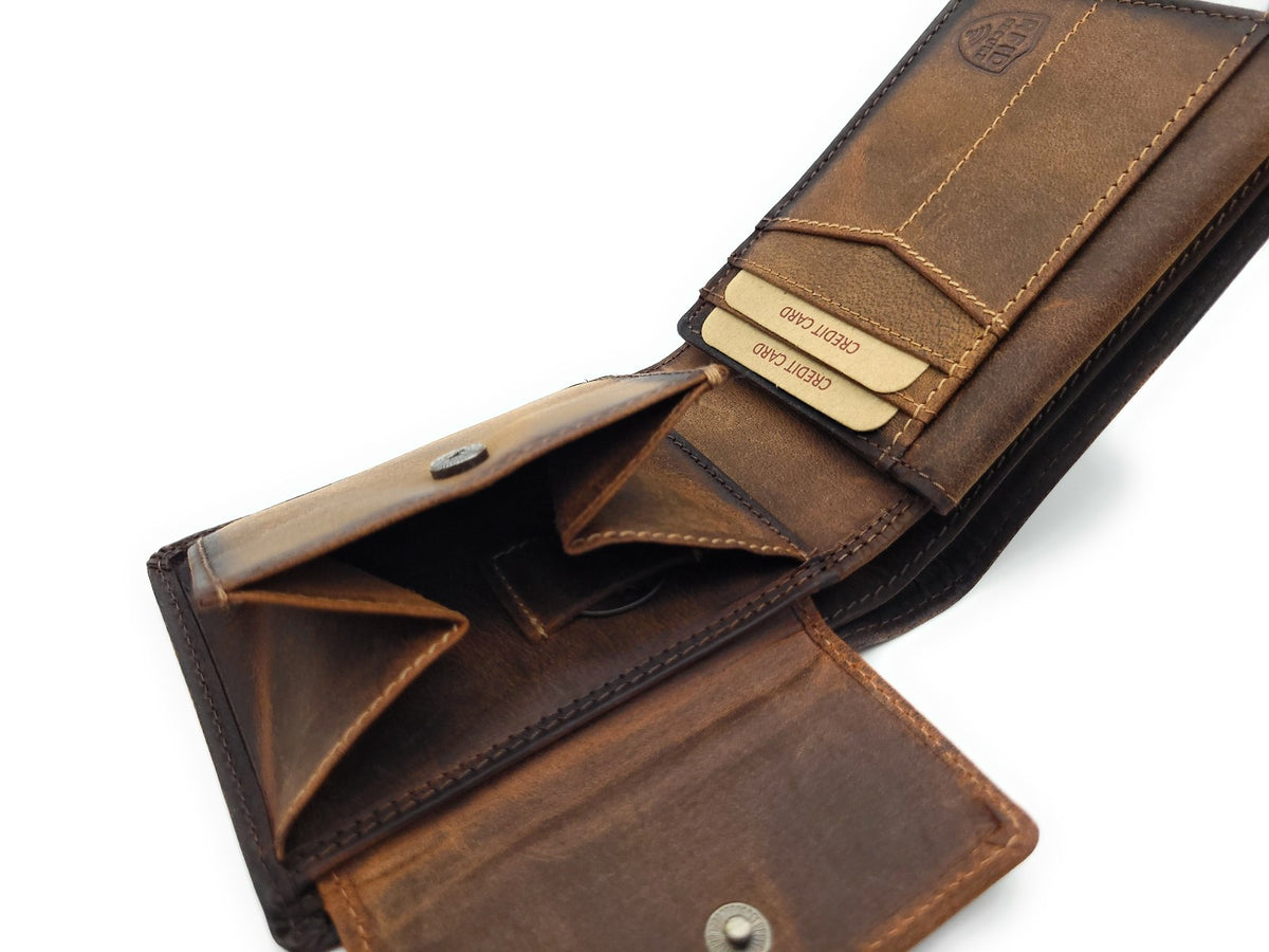Jockey Club Serie Toro Mini Geldbörse Damen & Herren aus Hunterleder rustikal mit RFID Schutz, kompakt, 6 Kartenfächer, Münzfach mit Chipfach, 2 Scheinfächer, cognac braun