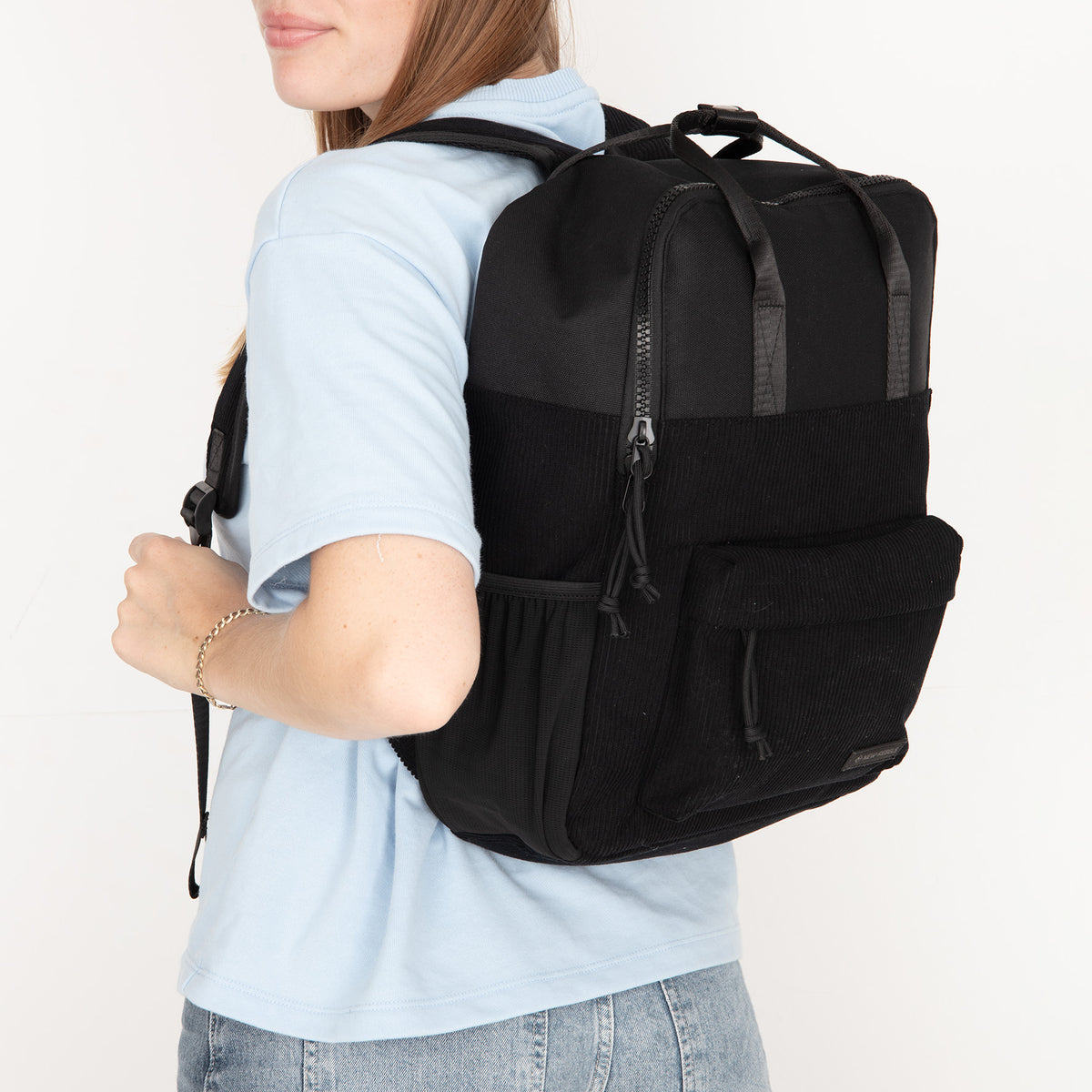 New Rebels Rucksack Ribbi Springfield mit Kordoptik und Tabletfach schwarz