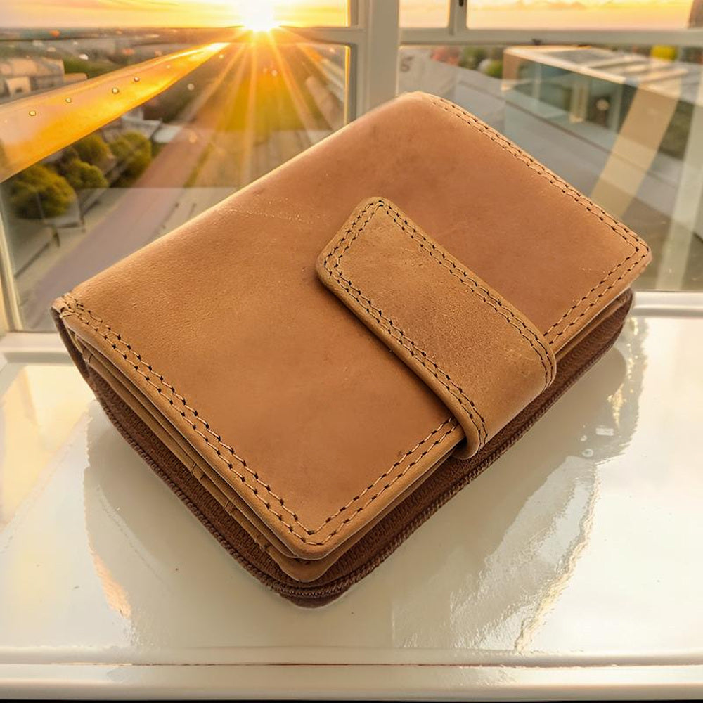 Jockey Club kompakte RFID Leder Geldbörse aus Sauvage Rindleder – Vintage Design, handgefertigt, sicher & stilvoll